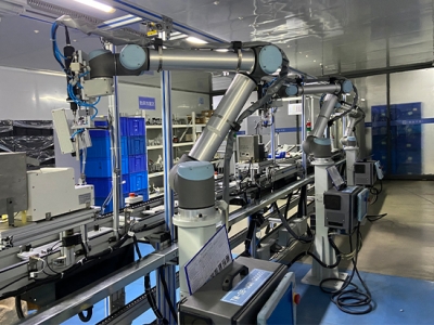 組裝車間機(jī)械人