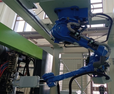 日本安川GP50機(ji)器人