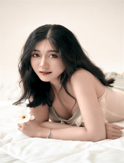 解码《极黑之翼》背后的故事与启示——从专业影评人视角